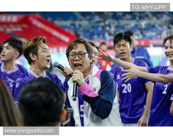 足球明星齐聚一堂共同合拍精彩瞬间展现球场魅力与友谊 足球明星齐聚一堂共同合拍精彩瞬间展现球场魅力与友谊